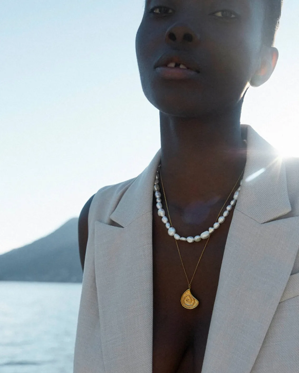 Blue Billie Irregular Pearl Necklace Gold