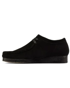Clarks Wallabee. D Black Suede