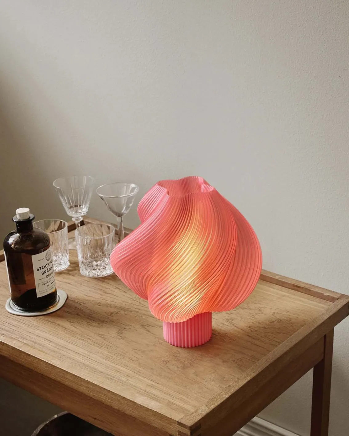 Crème Atelier Soft Serve Table Lamp Regular Sorbet Peach