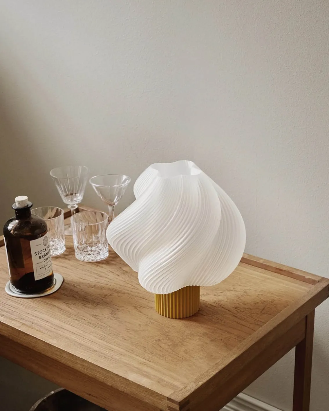 Crème Atelier Soft Serve Table Lamp Regular Cloudberry