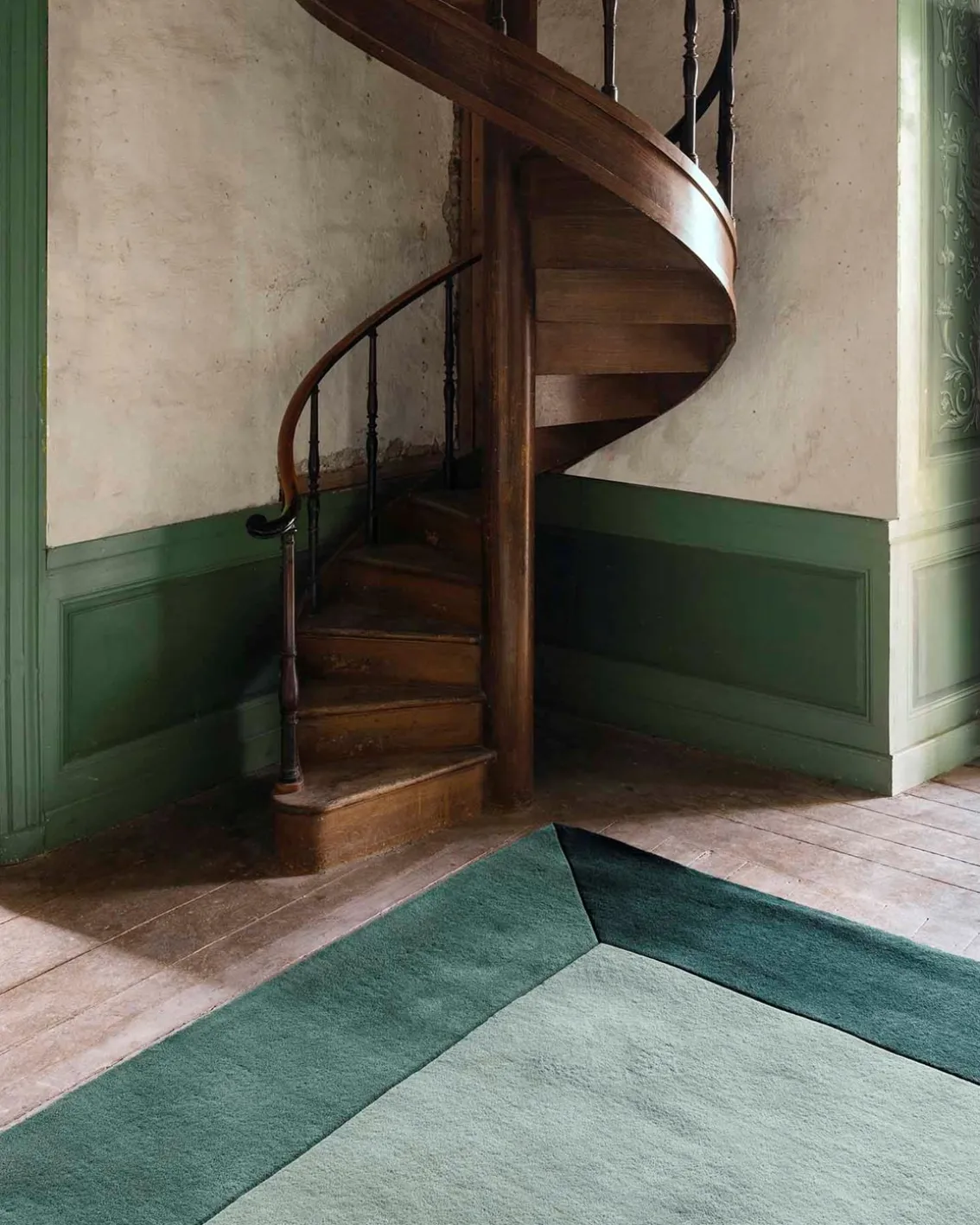 Layered Teklan Box Wool Rug Greens