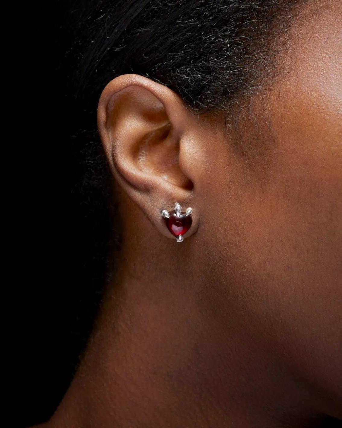 Maria Nilsdotter Claw Stud Red Garnet Silver